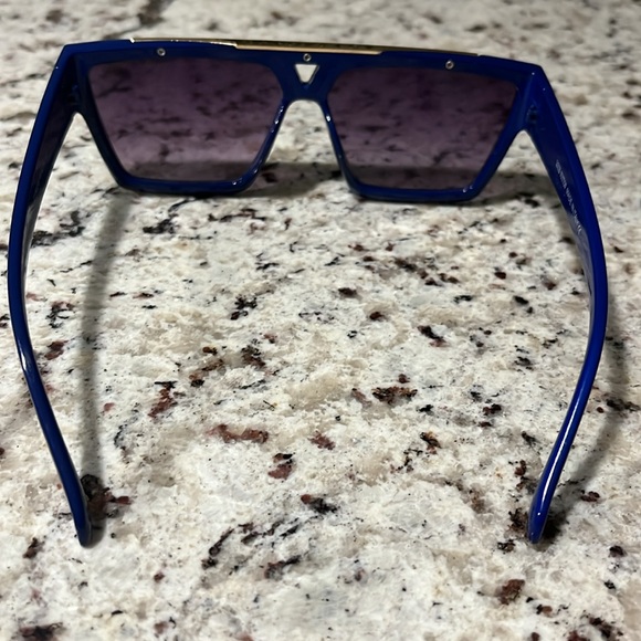 Blue LV shades - Picture 3 of 4